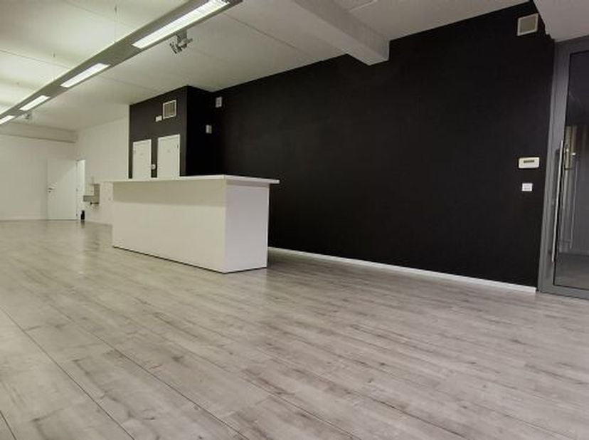 Startprijs bedraagt euro 150.000,00. Elk prijsvoorstel vanaf deze prijs zal worden voorgelegd aan de eigenaars die zich het recht voorbehouden dat al